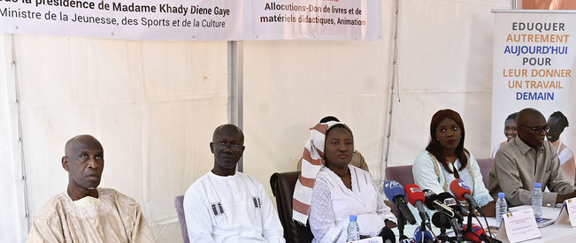 Centre Aminata Mbaye de Grand-Yoff : La ministre accompagne avec des livres, des jeux et des tablettes