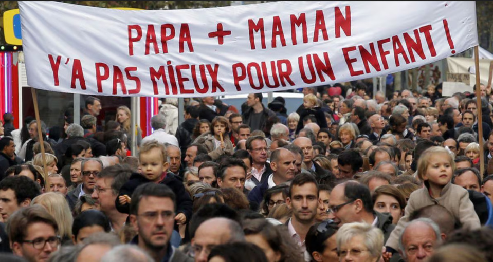 TRAFIC D’ETRES HUMAINS : Arrêté par la Dnlt, un homosexuel français avait acheté un enfant à 9 millions F Cfa TRAFIC D’ETRES HUMAINS : Arrêté par la Dnlt, un homosexuel français avait acheté un enfant à 9 millions F Cfa