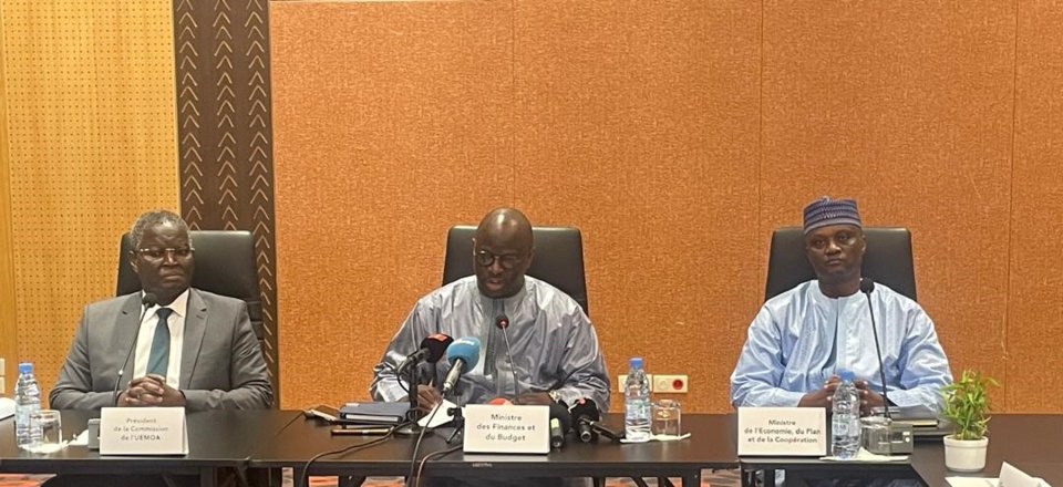 REVUE ANNUELLE 2023 DES REFORMES POLITIQUES, PROGRAMMES ET PROJETS COMMUNAUTAIRES DE L’UEMOA : Le Sénégal consolide sa bonne performance avec un taux satisfaisant de mise en œuvre des réformes de 77,5%