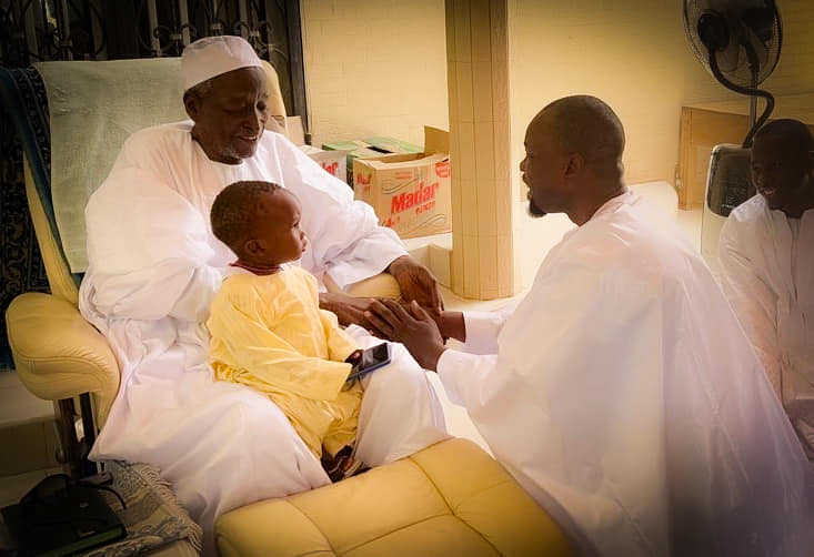 Sonko chez Serigne Cheikh Saliou, Serigne Habib Sy Dabakh et Serigne Fallou Chouaïb Mbacké