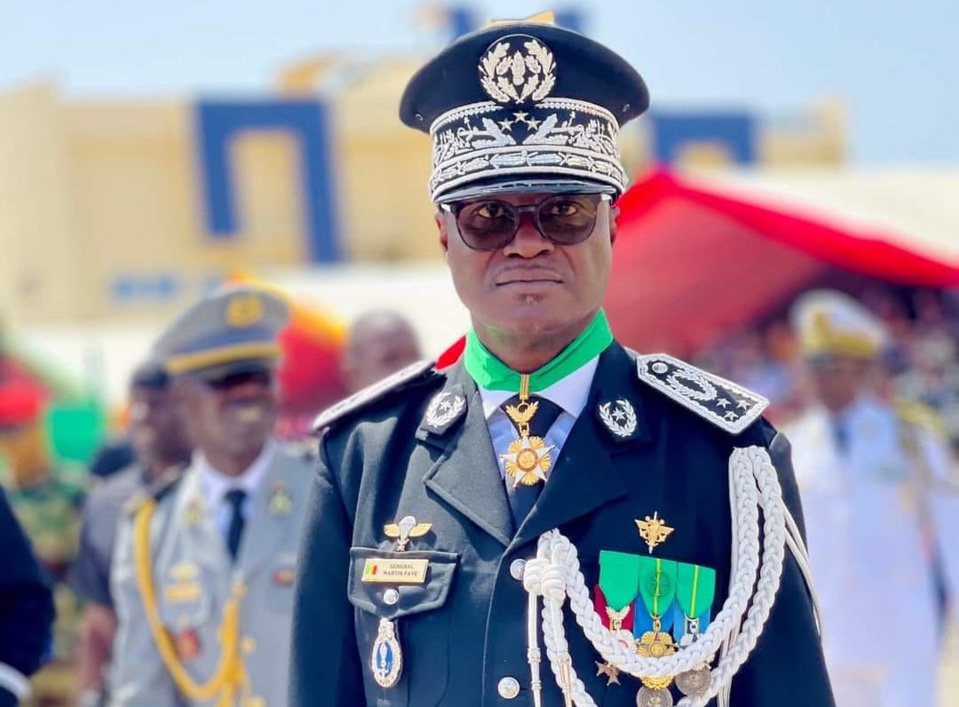 INSTALLATION DU HAUT COMMANDANT DE LA GENDARMERIE NATIONALE ET DIRECTEUR DE LA JUSTICE MILITAIRE : Le général Martin Faye déclare la tolérance zéro sur les routes, engage la gendarmerie à la sauvegarde de l’intégrité et de la sécurité des citoyens INSTALLATION DU HAUT COMMANDANT DE LA GENDARMERIE NATIONALE ET DIRECTEUR DE LA JUSTICE MILITAIRE : Le général Martin Faye déclare la tolérance zéro sur les routes, engage la gendarmerie à la sauvegarde de l’intégrité et de la sécurité des citoyens