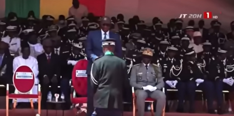 TERRORISME, CRIMINALITÉ, CYBERCRIMINALITÉ, INSÉCURITÉ ROUTIÈRE, AGRESSIONS, VOL DE BÉTAIL, COUPE ILLICITE DE BOIS ET L’ÉMIGRATION IRRÉGULIÈRE:Le ministre des Forces armées présente les défis qui attendent le nouveau Haut commandant de la Gendarmerie TERRORISME, CRIMINALITÉ, CYBERCRIMINALITÉ, INSÉCURITÉ ROUTIÈRE, AGRESSIONS, VOL DE BÉTAIL, COUPE ILLICITE DE BOIS ET L’ÉMIGRATION IRRÉGULIÈRE:Le ministre des Forces armées présente les défis qui attendent le nouveau Haut commandant de la Gendarmerie