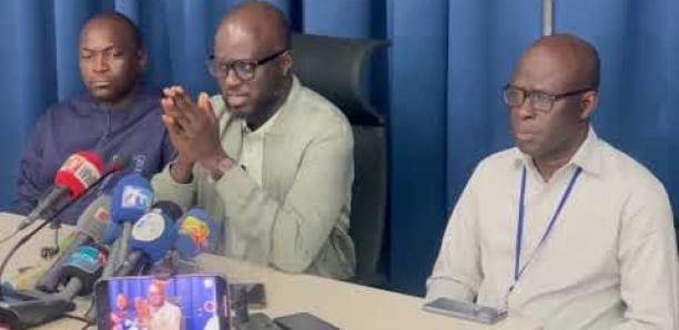 RETARD D’UN VOL D’AIR SÉNÉGAL POUR LE PÈLERINAGE À LA MECQUE : Les pèlerins dans le désarroi, le ministre tente de sauver la face, les voyagistes privés déversent leur colère sur la compagnie et interpellent l’Etat