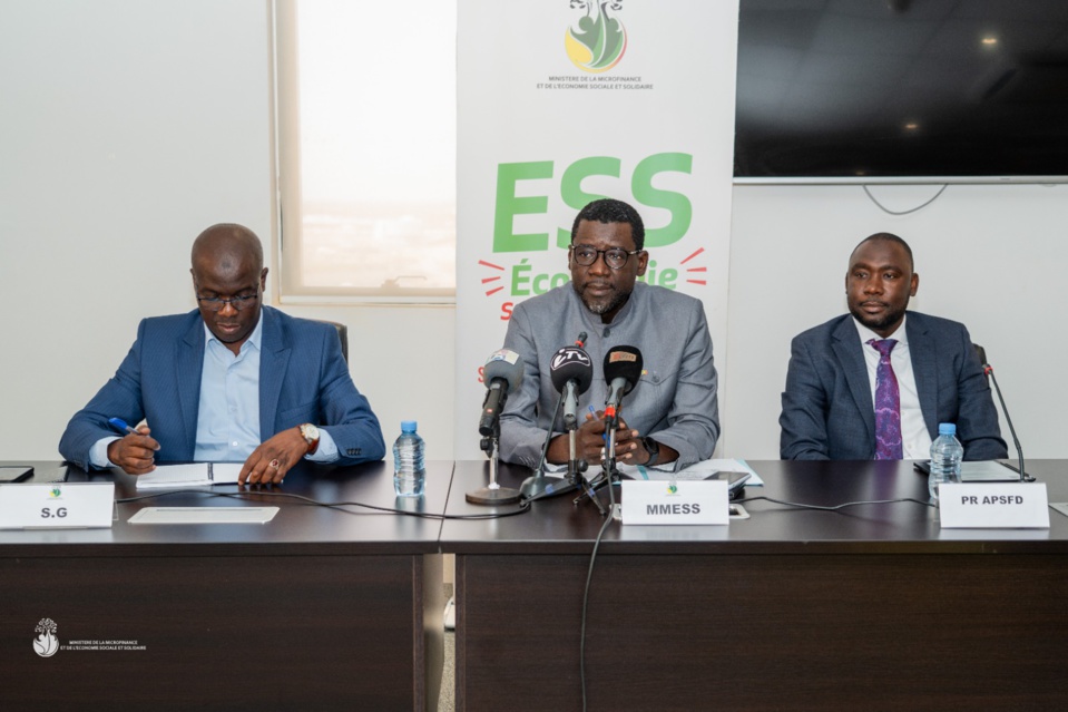 VISITE DU MINISTRE DE LA MICROFINANCE AUPRES DES SFD : Alioune Dione en croisade contre les mauvais payeurs pour recouvrer tous les crédits alloués VISITE DU MINISTRE DE LA MICROFINANCE AUPRES DES SFD : Alioune Dione en croisade contre les mauvais payeurs pour recouvrer tous les crédits alloués