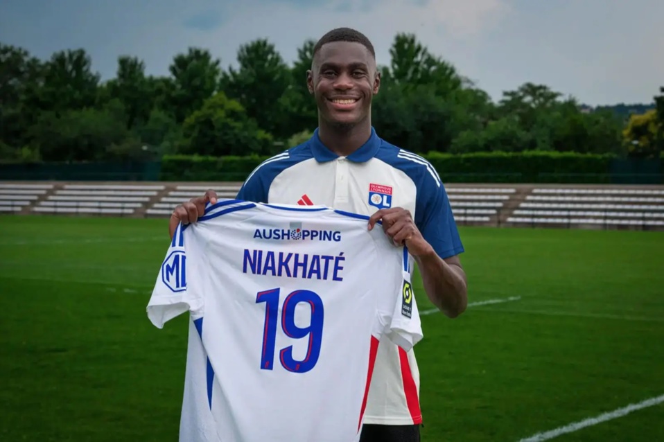 CONTRE LA SOMME DE 31,9 MILLIONS D’EUROS : L’Olympique Lyonnais recrute Moussa Niakhaté pour 4 ans CONTRE LA SOMME DE 31,9 MILLIONS D’EUROS : L’Olympique Lyonnais recrute Moussa Niakhaté pour 4 ans