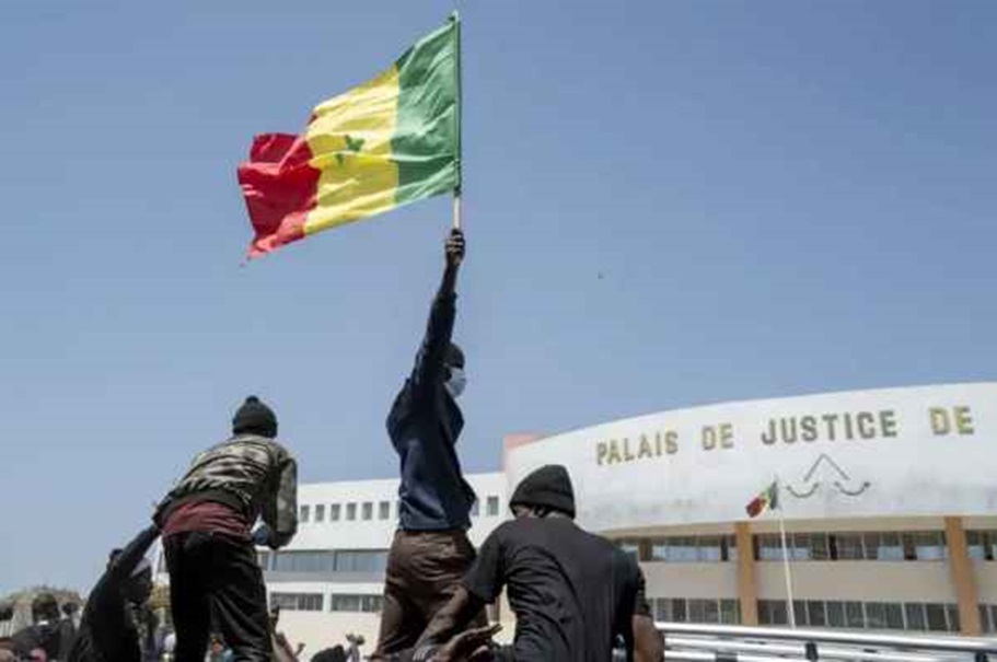 REVELATION DU RAPPORT DES ASSISES DE LA JUSTICE : Une rupture systémique passait nécessairement par une revue de fond de la Constitution sénégalaise. Va-t-on vers un référendum ?