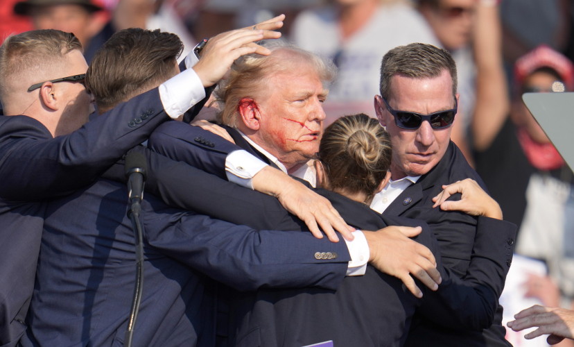 Trump blessé lors de la fusillade qui a fait au moins un mort dont le tireur lors d'un rassemblement en Pennsylvanie