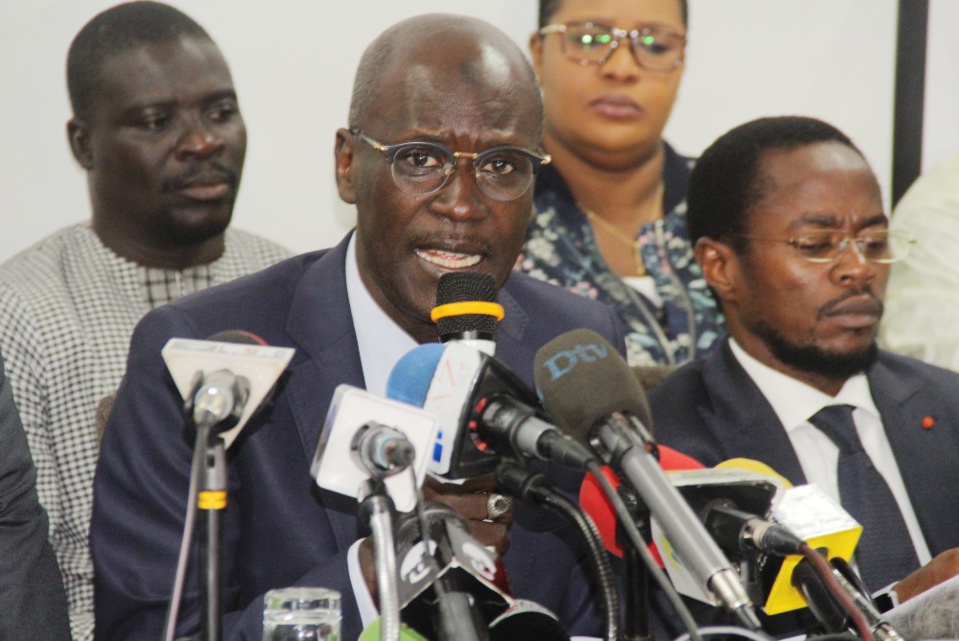 Le défunt régime prépare une sortie en force Le défunt régime prépare une sortie en force