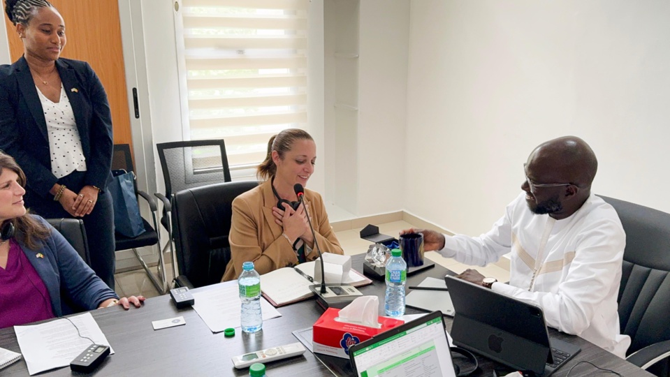 Rencontre avec une délégation de la Transportation Security Administration (TSA) américaine: le ministre Malick Ndiaye veut un agrément permettant à Air Sénégal d’aller directement aux États-Unis, sans avoir recours à une compagnie tierce Rencontre avec une délégation de la Transportation Security Administration (TSA) américaine: le ministre Malick Ndiaye veut un agrément permettant à Air Sénégal d’aller directement aux États-Unis, sans avoir recours à une compagnie tierce