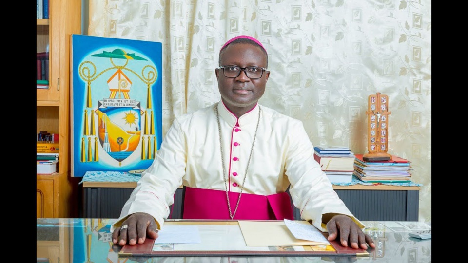 LA REPLIQUE DE L'EGLISE A OUSMANE SONKO : "Chacun est libre d'envoyer son fils dans l'école de son choix..." LA REPLIQUE DE L'EGLISE A OUSMANE SONKO : "Chacun est libre d'envoyer son fils dans l'école de son choix..."