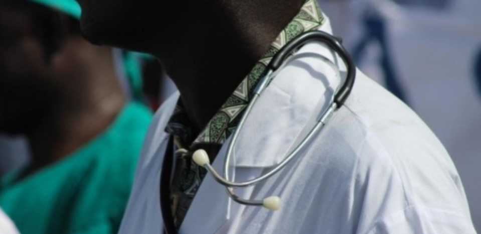 Les médecins en spécialisation en grève de 72 heures renouvelablee avec le Collectif des médecins, pharmaciens et chirurgiens-dentistes en spécialisation du Sénégal (COMES) Les médecins en spécialisation en grève de 72 heures renouvelablee avec le Collectif des médecins, pharmaciens et chirurgiens-dentistes en spécialisation du Sénégal (COMES)