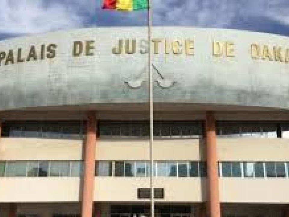 ACQUITTE APRES PRES DE 4 ANS DE PRISON POUR TRAFIC DE COCAÏNE : Babacar Coumba Diop se bat pour reprendre sa place dans la société, confronté aux ennuis financiers et au regard de l’autre ACQUITTE APRES PRES DE 4 ANS DE PRISON POUR TRAFIC DE COCAÏNE : Babacar Coumba Diop se bat pour reprendre sa place dans la société, confronté aux ennuis financiers et au regard de l’autre