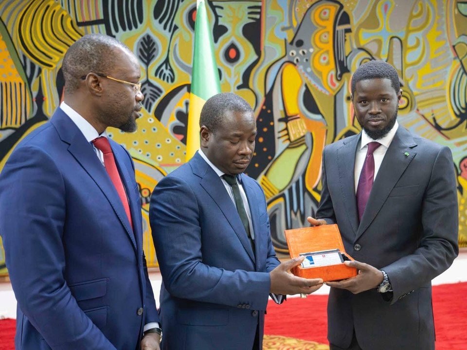 COÛT DE L’ÉNERGIE AU SÉNÉGAL : Le ministère de l’Energie rassure sur la redevance Crse et promet une baisse des prix du carburant et de l’électricité COÛT DE L’ÉNERGIE AU SÉNÉGAL : Le ministère de l’Energie rassure sur la redevance Crse et promet une baisse des prix du carburant et de l’électricité