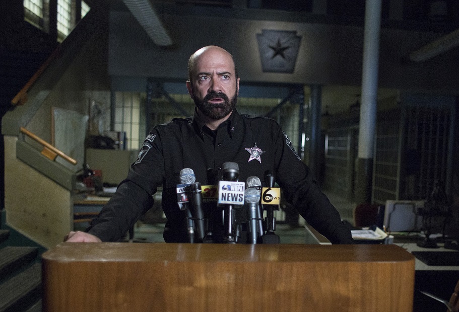 le pouvoir comme une crise d'hémorroïde