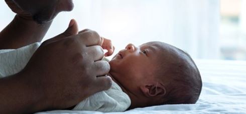 POUR refus de paternité de son copain ET incapacité à élever l’enfant : Ndèye Awa Niang renonce à la garde de sa fille de 2 mois au profit de Ya Awa Dia