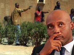 CHÈQUE DE 25 MILLIONS F CFA REMIS PAR BARTHÉLEMY DIAS À LA FAMILLE DE FEU NDIAGA DIOUF POUR LEURS DOMMAGES ET INTÉRÊTS