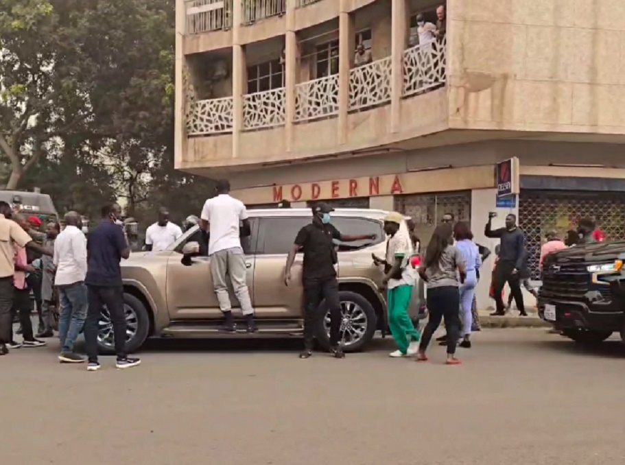 BARTHELEMY DIAS SUR SON INTERDICTION D’ACCÉDER À LA MAIRIE DE DAKAR : «Que tous les Sénégalais voient par eux-mêmes : notre pays n’est rien d’autre qu’une dictature»