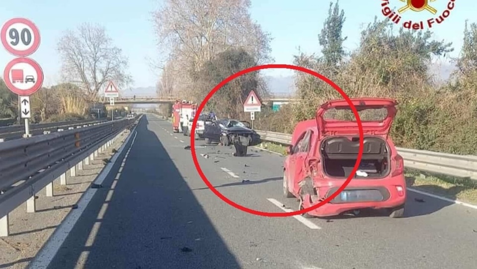 ITALIE : Une Sénégalaise et sa fille perdent la vie dans un grave accident, le père et les autres filles blessés ITALIE : Une Sénégalaise et sa fille perdent la vie dans un grave accident, le père et les autres filles blessés