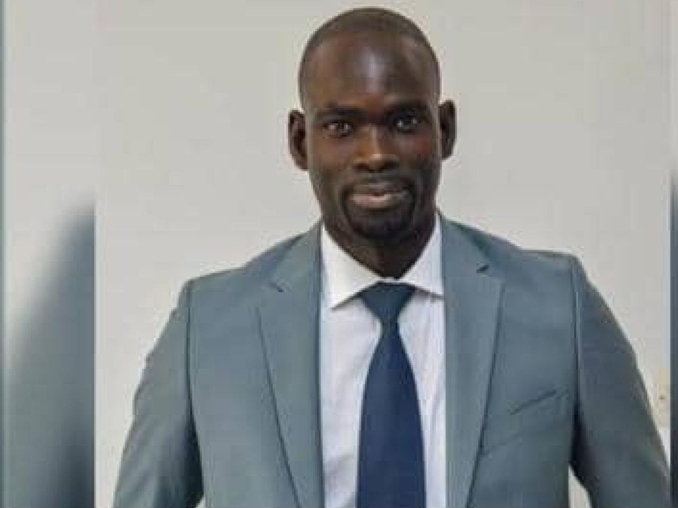 RÉUNION DE LA COMMISSION AD HOC : Me Abdoulaye Tall désigné président, le dossier d’accusation remis aux membres de la commission lundi, Farba ou son avocat auditionné mardi RÉUNION DE LA COMMISSION AD HOC : Me Abdoulaye Tall désigné président, le dossier d’accusation remis aux membres de la commission lundi, Farba ou son avocat auditionné mardi