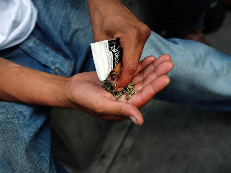 COUP DE FILET À SICAP MBAO/FOIRAIL : Deux dealers sierra-léonais pris avec 75 képas de kush COUP DE FILET À SICAP MBAO/FOIRAIL : Deux dealers sierra-léonais pris avec 75 képas de kush