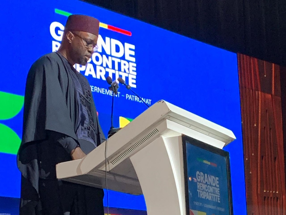 RENCONTRE TRIPARTITE GOUVERNEMENT, SYNDICATS ET PATRONAT : Ousmane Sonko évoque les sacrifices à faire et demande du temps aux syndicalistes RENCONTRE TRIPARTITE GOUVERNEMENT, SYNDICATS ET PATRONAT : Ousmane Sonko évoque les sacrifices à faire et demande du temps aux syndicalistes