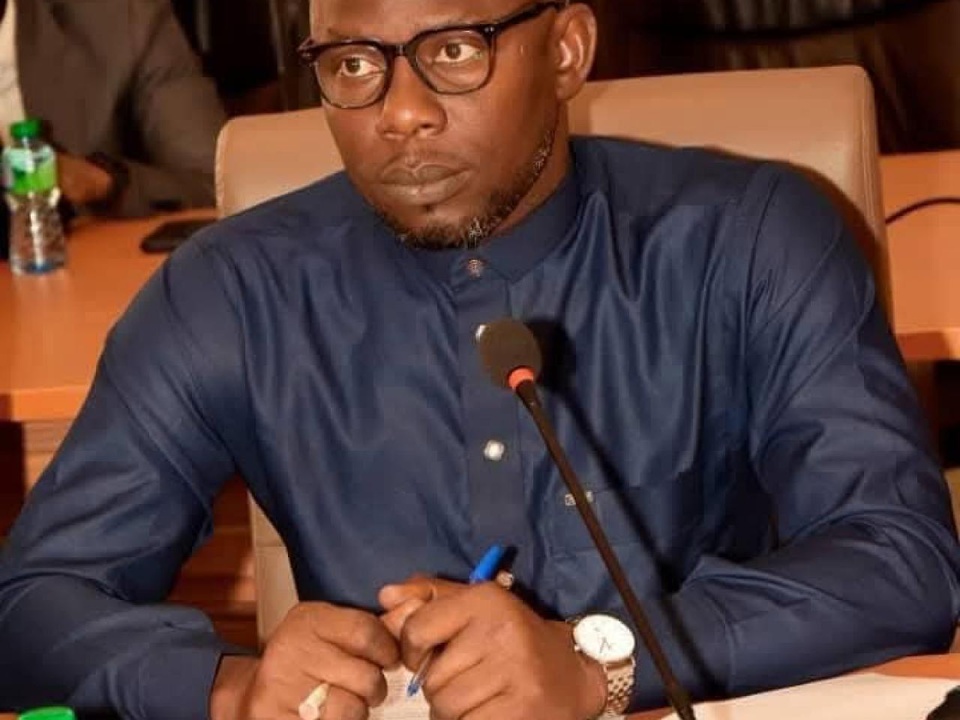 Le deputé Ismaïla Diallo pour des sanctions contre les députés absentéistes