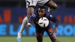 ROUEN : UN JOUEUR SENEGALAIS AVEC UNE DOUBLE IDENTITÉ ? La licence de Serigne Faye indique qu’il a 21 ans, une autre six ans de plus…