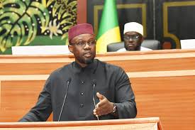 Sonko reporte les questions d'actualité à lundi prochain