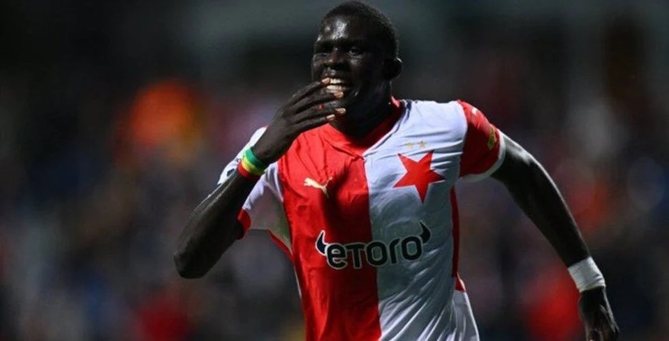 El Hadji Malick Diouf, la nouvelle trouvaille de Fenerbahçe ? El Hadji Malick Diouf, la nouvelle trouvaille de Fenerbahçe ?