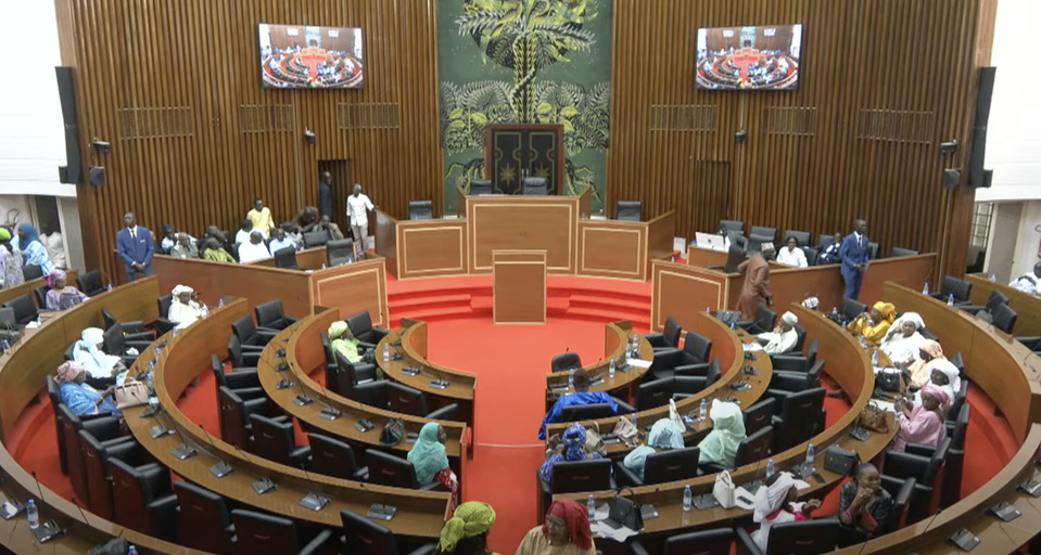 ASSEMBLÉE NATIONALE : 10 jours chrono pour lever l’immunité parlementaire de Moustapha Diop et Ndèye Saly Diop Dieng ASSEMBLÉE NATIONALE : 10 jours chrono pour lever l’immunité parlementaire de Moustapha Diop et Ndèye Saly Diop Dieng