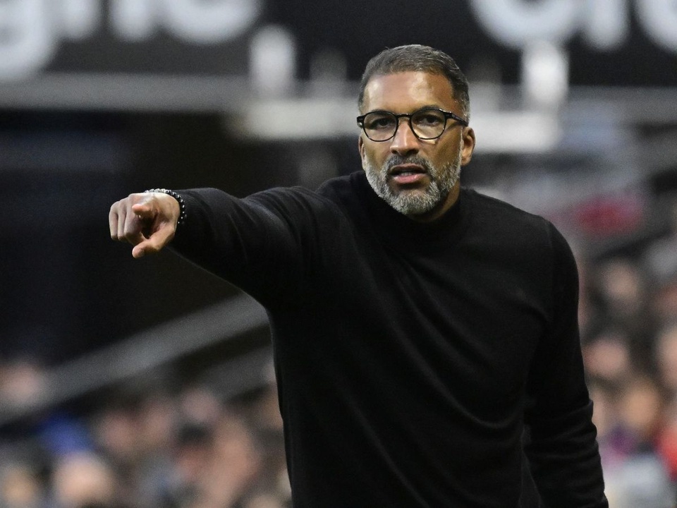 Rennes : Habib Bèye officialise sa prolongation jusqu’en 2026 après avoir assuré le maintien Rennes : Habib Bèye officialise sa prolongation jusqu’en 2026 après avoir assuré le maintien