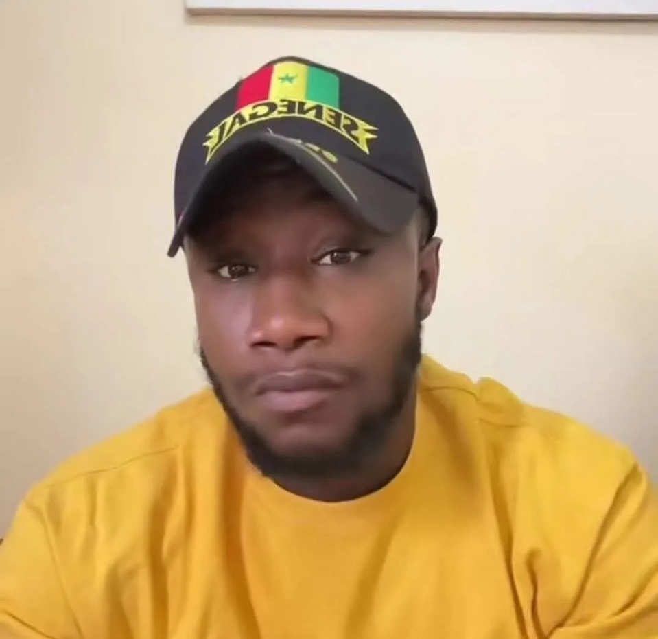 DISCOURS CONTRAIRES AUX BONNES MŒURS : Azoura Fall a failli se mettre à poil, ses conseils et ceux de "l'ancien régime" se chamaillent à propos de la constitution de partie civile DISCOURS CONTRAIRES AUX BONNES MŒURS : Azoura Fall a failli se mettre à poil, ses conseils et ceux de "l'ancien régime" se chamaillent à propos de la constitution de partie civile