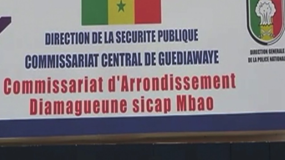 TRAFIC DE DROGUE A DIAMAGUENE : Surpris, deux dealers abandonnent leur moto, détalent et se font rattraper TRAFIC DE DROGUE A DIAMAGUENE : Surpris, deux dealers abandonnent leur moto, détalent et se font rattraper
