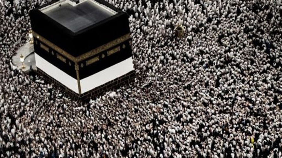 Le président de l’Assemblée nationale El Malick Ndiaye à La Mecque Le président de l’Assemblée nationale El Malick Ndiaye à La Mecque