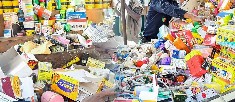 CRIMINALITE PHARMACEUTIQUE A DAKAR : Un entrepôt illégal et un centre d’appel démantelés à Fass Delorme CRIMINALITE PHARMACEUTIQUE A DAKAR : Un entrepôt illégal et un centre d’appel démantelés à Fass Delorme