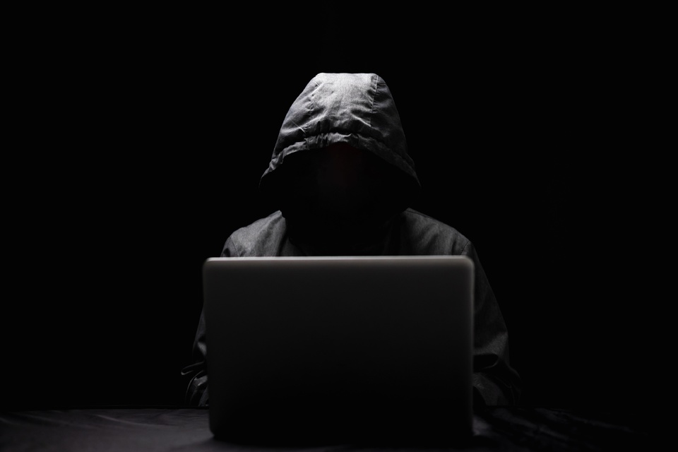 Des photos de nus générées par IA: quand la sextorsion vise les enfants