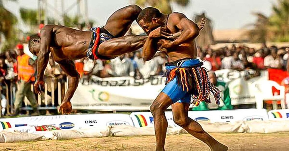 LA LUTTE SÉNÉGALAISE 2.0 : Quand TikTok ressuscite l’arène