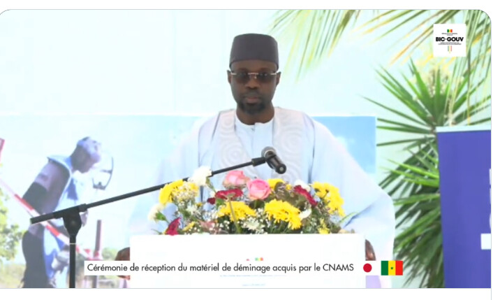 Sonko réceptionne deux machines de déminage offertes par le Japon