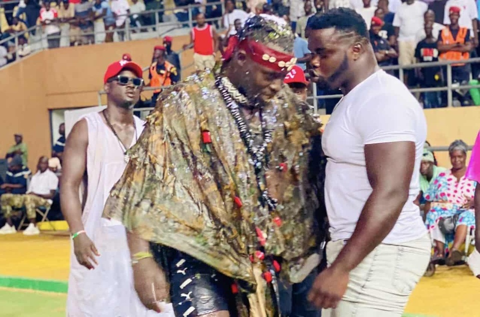 ECHOS DE L'ARÈNE Siteu : « Franc est facile à battre mais il faut d’abord que je m’occupe du grand (Modou Lô) … » ECHOS DE L'ARÈNE Siteu : « Franc est facile à battre mais il faut d’abord que je m’occupe du grand (Modou Lô) … »