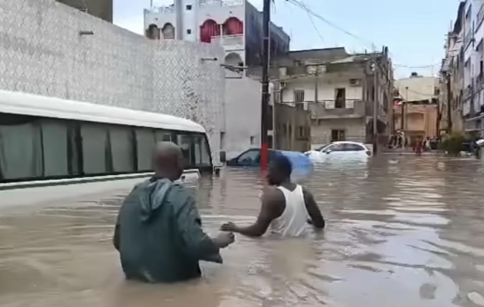 Pluies à Dakar : plusieurs quartiers sous les eaux Pluies à Dakar : plusieurs quartiers sous les eaux