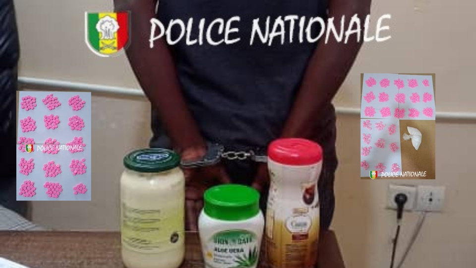 De la drogue dissimulée dans une bouteille de lait corporel et dans une bouteille de lait en poudre De la drogue dissimulée dans une bouteille de lait corporel et dans une bouteille de lait en poudre