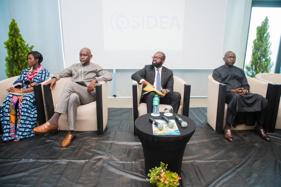 TABLE RONDE SUR LA GOUVERNANCE DES RESSOURCES MINERALES AU SENEGAL : Les experts passent au crible les secteurs du pétrole, du gaz et des mines TABLE RONDE SUR LA GOUVERNANCE DES RESSOURCES MINERALES AU SENEGAL : Les experts passent au crible les secteurs du pétrole, du gaz et des mines