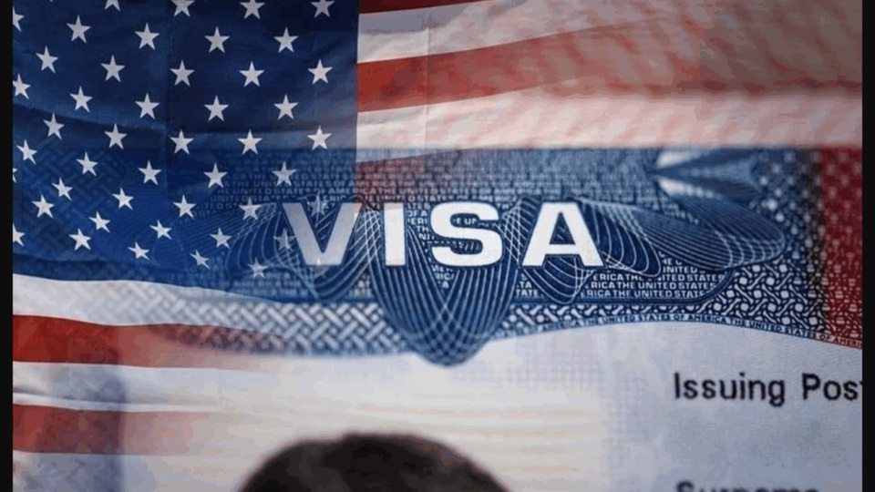 Trump veut restreindre la durée des visas des journalistes et étudiants étrangers Trump veut restreindre la durée des visas des journalistes et étudiants étrangers