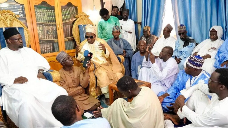 OUSMANE SONKO CHEZ LE KHALIFE CHEIKH MAHI NIASS DE KAOLACK : «Dans 3 ans, nous allons redresser le Sénégal et le mettre sur la voie du développement» OUSMANE SONKO CHEZ LE KHALIFE CHEIKH MAHI NIASS DE KAOLACK : «Dans 3 ans, nous allons redresser le Sénégal et le mettre sur la voie du développement»