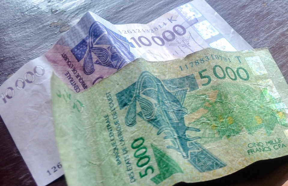 ENSEIGNANTS DU PRIVÉ LAÏC : PRÉCARITÉ PUBLIQUE L’indemnité de la «honte» à 15.000 F ENSEIGNANTS DU PRIVÉ LAÏC : PRÉCARITÉ PUBLIQUE L’indemnité de la «honte» à 15.000 F