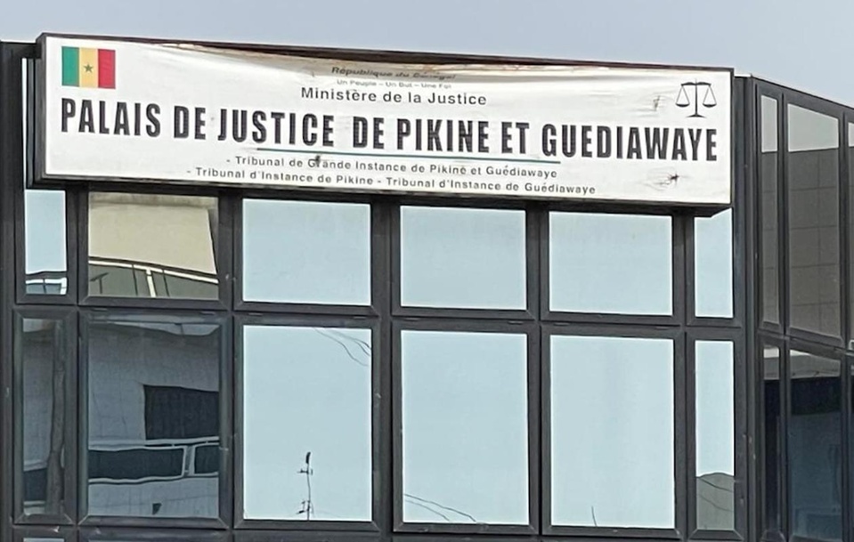 TRIBUNAL DE PIKINE GUEDIAWAYE : Mouhamed Barry prend 2 ans dont 6 mois ferme pour avoir volé le mouton de sa grand-mère, malgré la «plaidoirie» de celle-ci TRIBUNAL DE PIKINE GUEDIAWAYE : Mouhamed Barry prend 2 ans dont 6 mois ferme pour avoir volé le mouton de sa grand-mère, malgré la «plaidoirie» de celle-ci