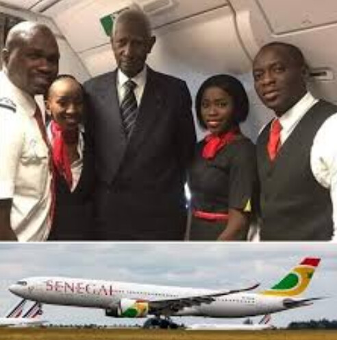 Abdou Diouf et son épouse Elisabeth honorés par Air Sénégal