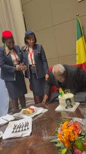 Abdou Diouf et son épouse Elisabeth honorés par Air Sénégal