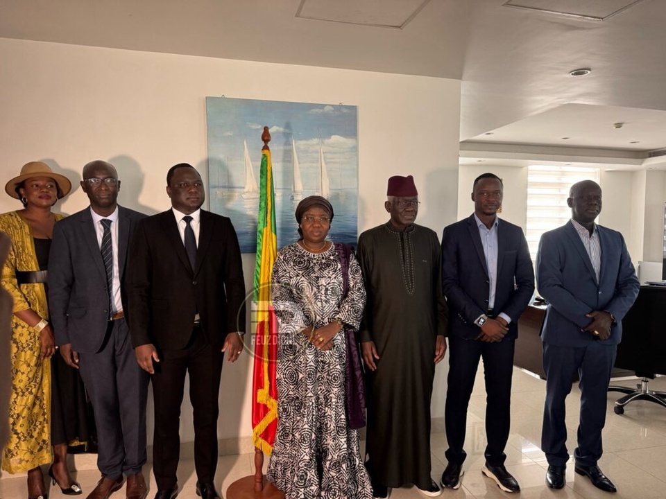 DETHIE FALL, MINISTRE DES INFRASTRUCTURES, IMPOSE UN RYTHME MILITAIRE À SES ÉQUIPES : «20h sur 24, pas de place pour l’injoignabilité et une présence 24h/24 des entreprises sur le terrain» DETHIE FALL, MINISTRE DES INFRASTRUCTURES, IMPOSE UN RYTHME MILITAIRE À SES ÉQUIPES : «20h sur 24, pas de place pour l’injoignabilité et une présence 24h/24 des entreprises sur le terrain»