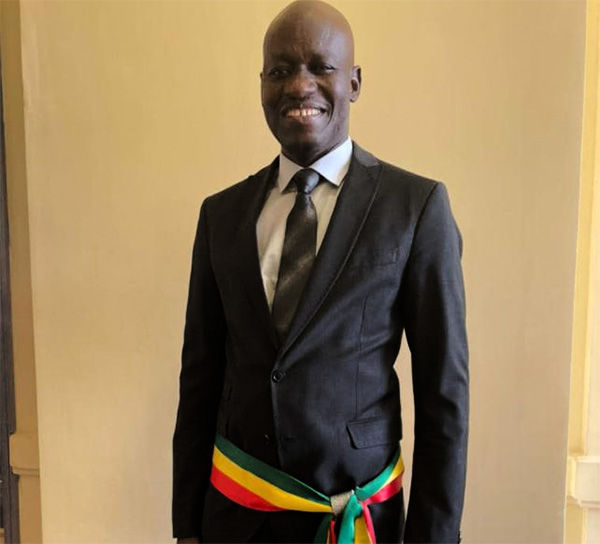 Abass Fall et son nouveau Dircab